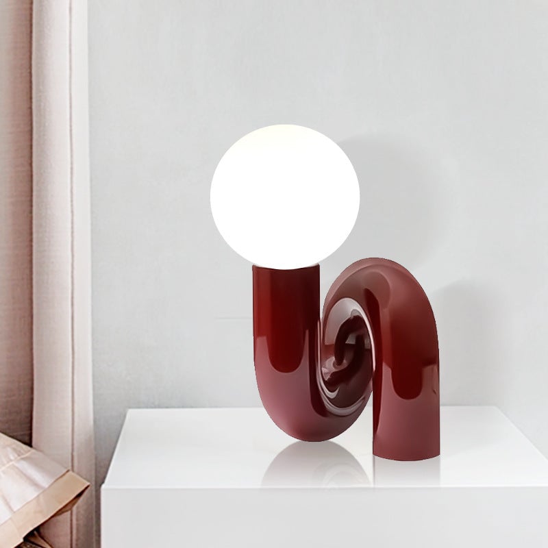 Nordic table lamp for bedside use